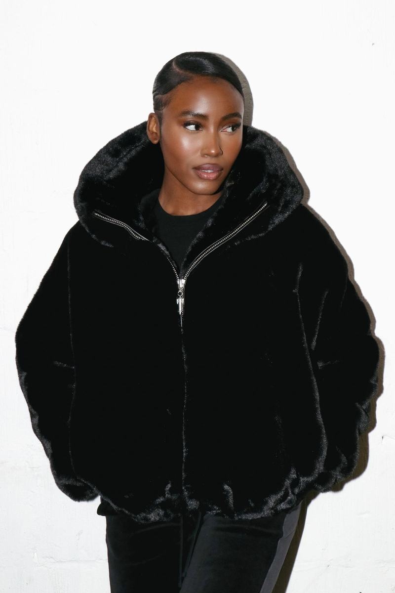 Kurtki Damskie Trapstar Irongate T Oversized Fur Coat Czarne | PTHJSM-807